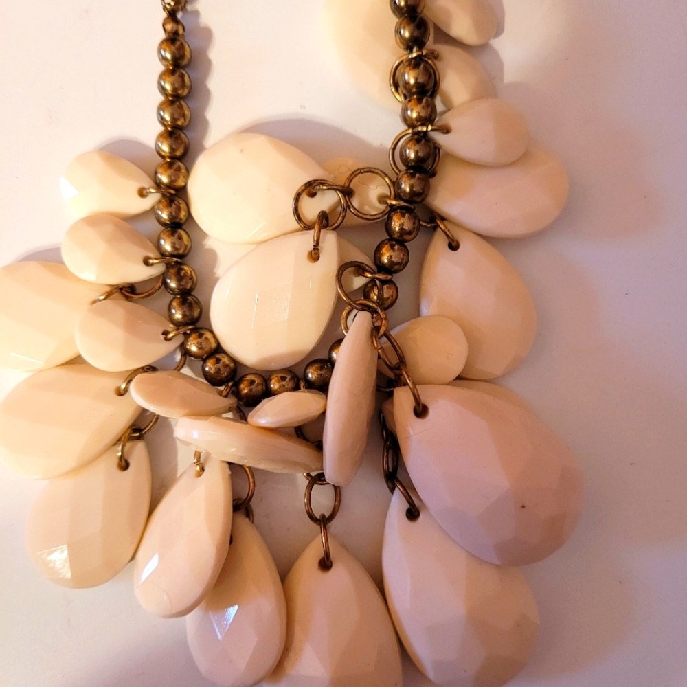 Light Pink Statement Necklace Geometric Pattern Gold Tone Beads and Link 15.5"